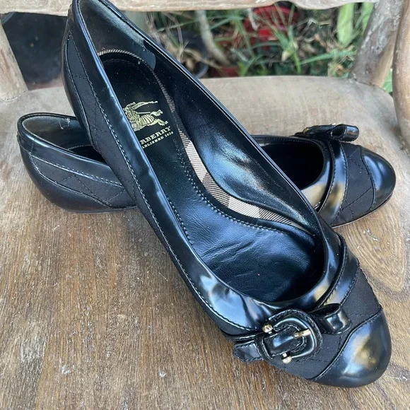Burberry Black Leather Flats with Buckle Detail - Picture 2 of 3